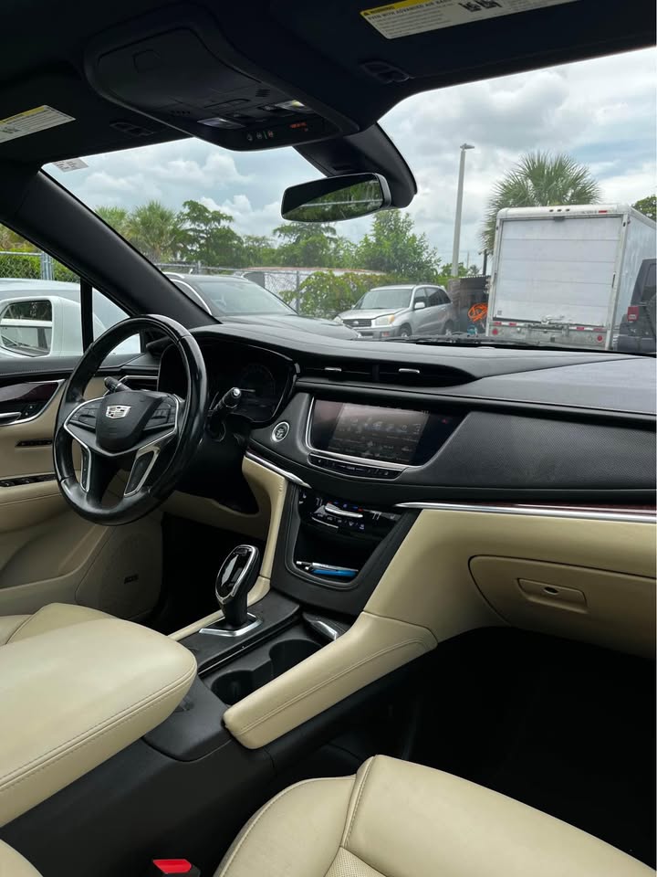 2018 Cadillac XT5 — photo 8
