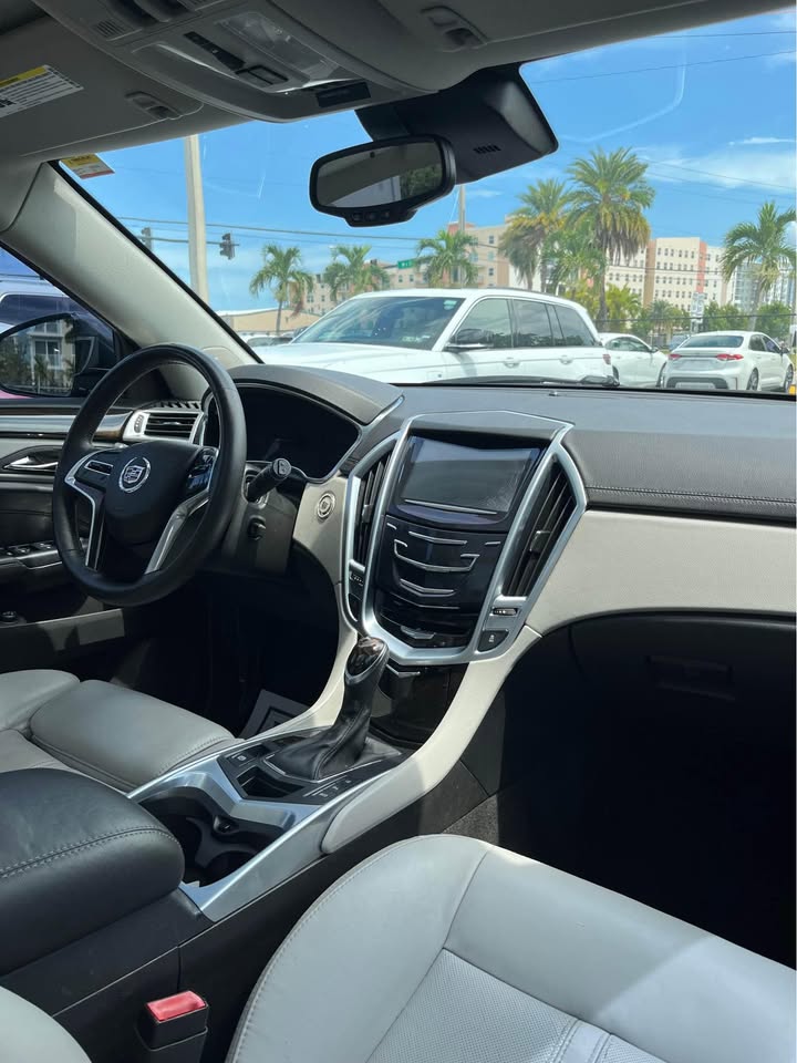 2015 Cadillac SRX — photo 11