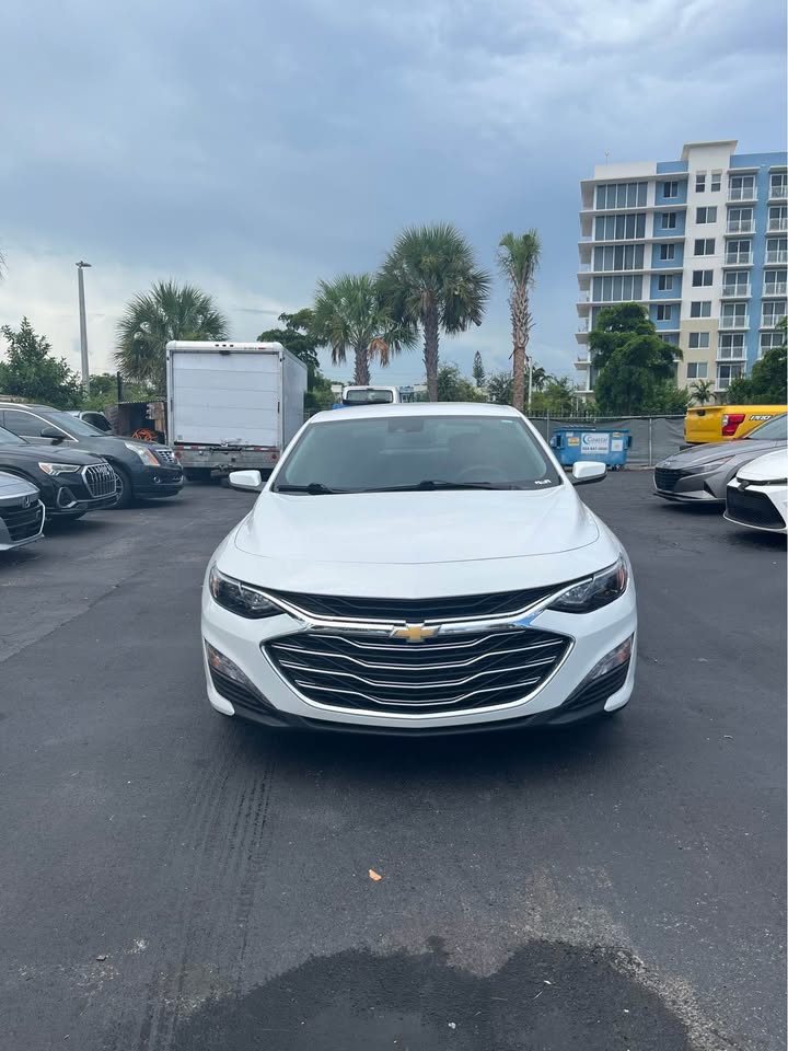 2023 Chevrolet Malibu — photo 2