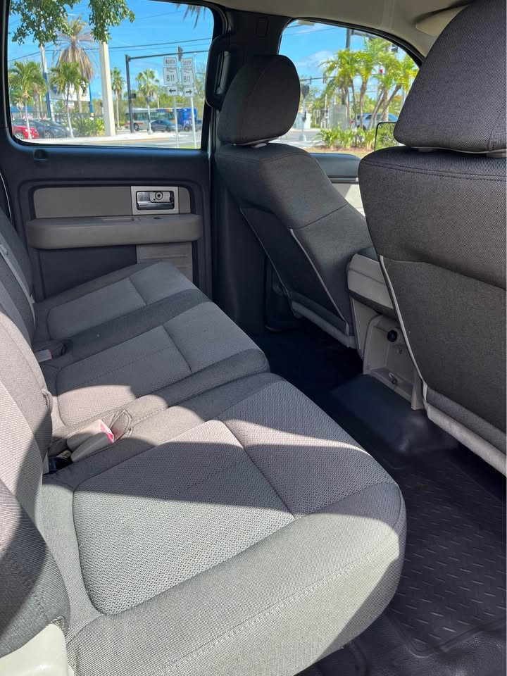 2011 Ford F-150 — photo 10