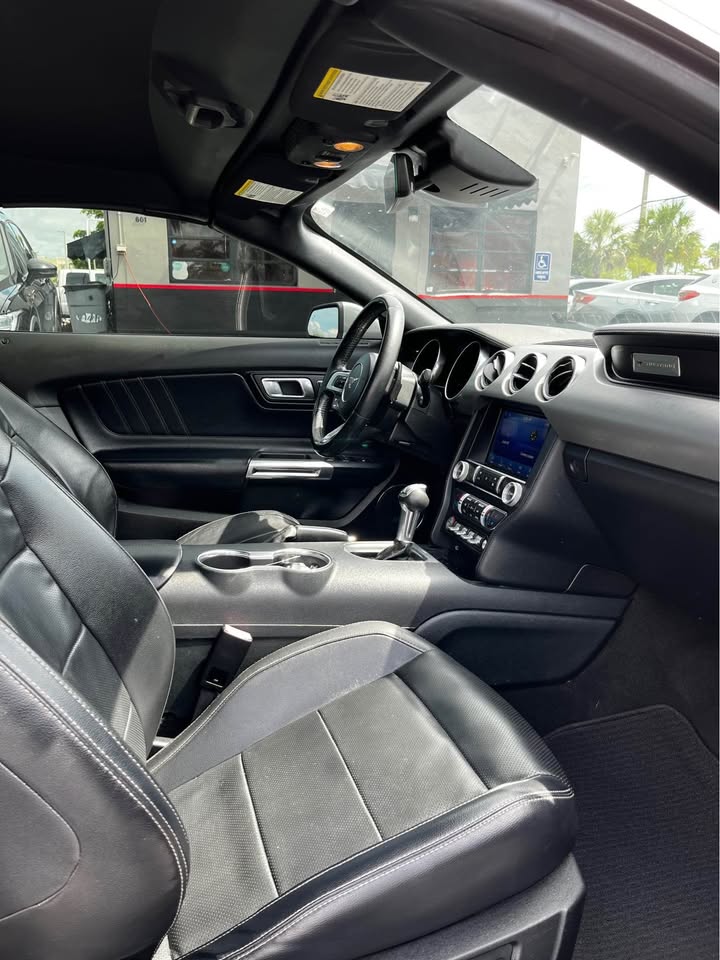 2021 Ford Mustang — photo 7