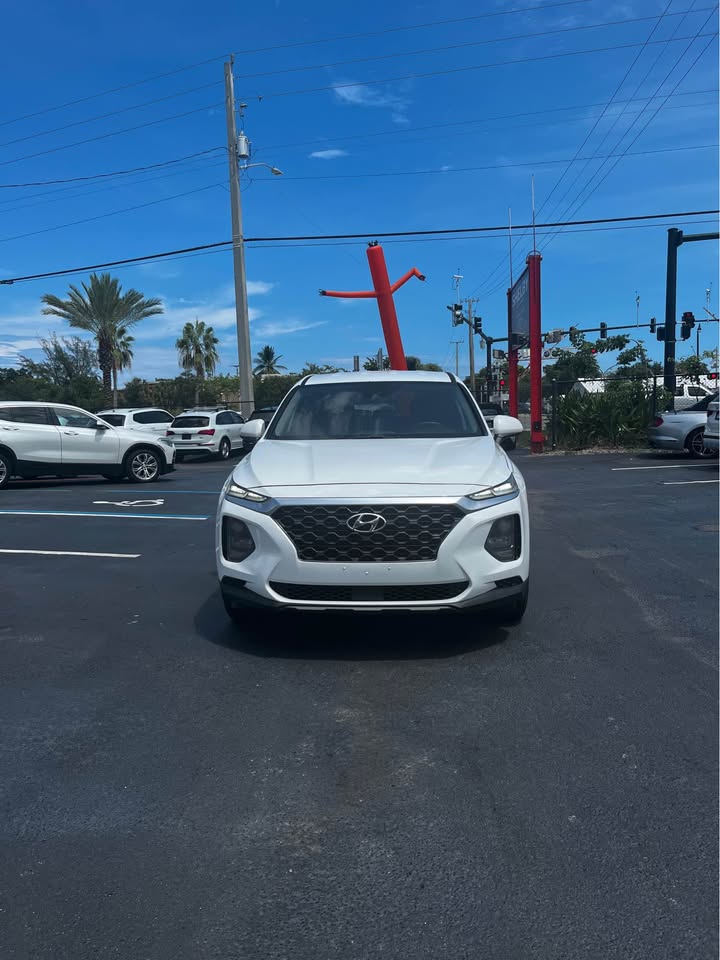 2019 Hyundai Santa Fe — photo 2