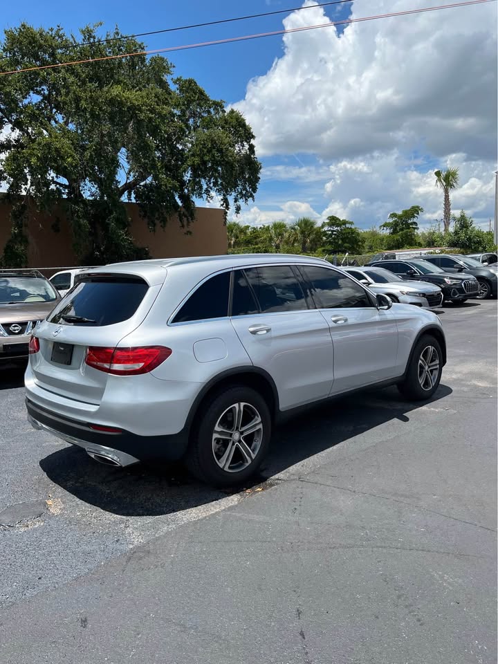 2017 Mercedes-Benz GLC 300 — photo 4