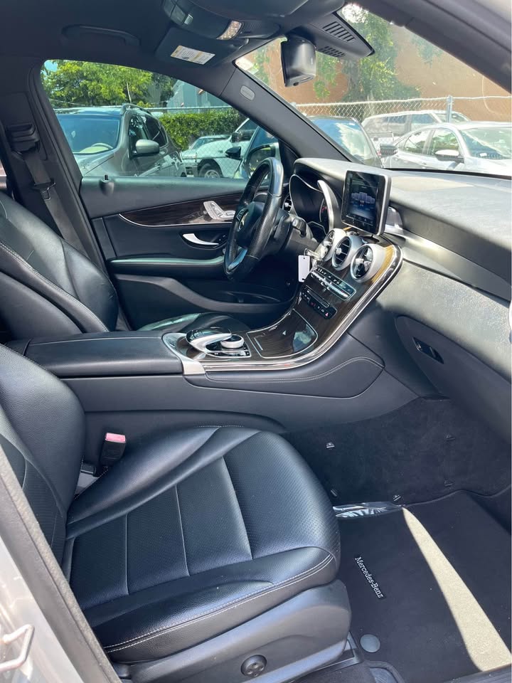 2017 Mercedes-Benz GLC 300 — photo 8