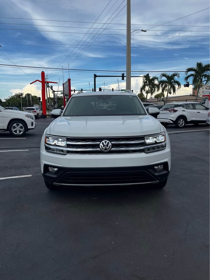 2018 Volkswagen Atlas — photo 2